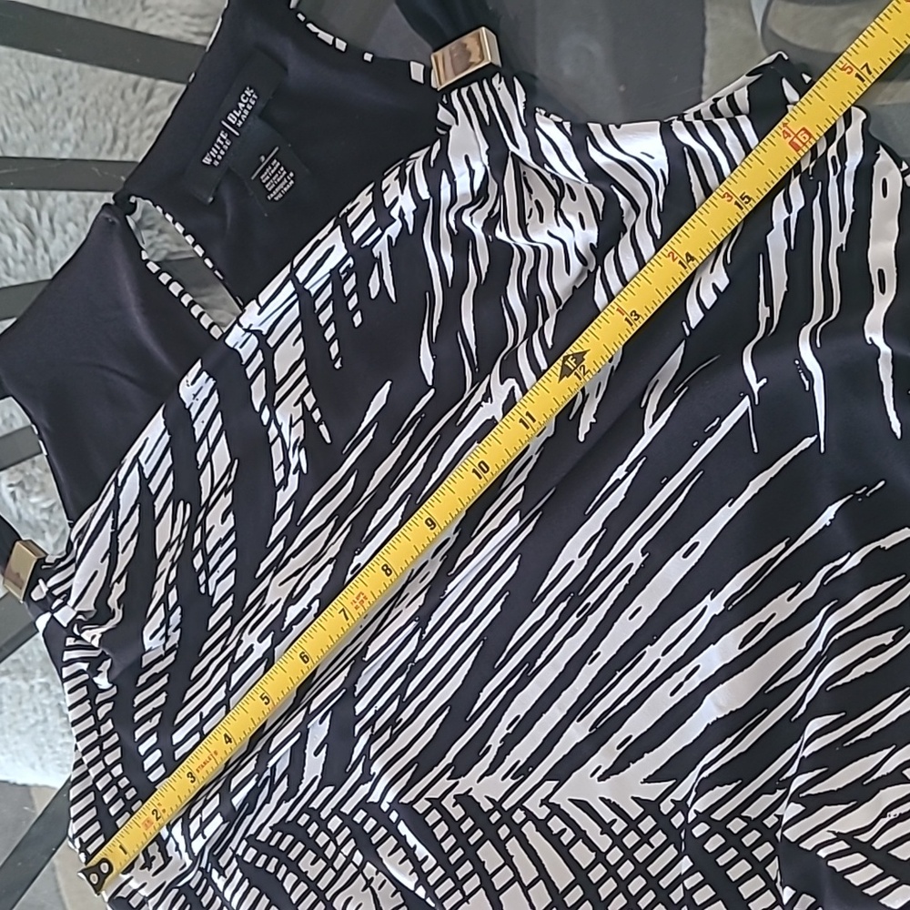 White House Black Market Black/White Palm Printed Jumpsuit - Picture 4 of 7